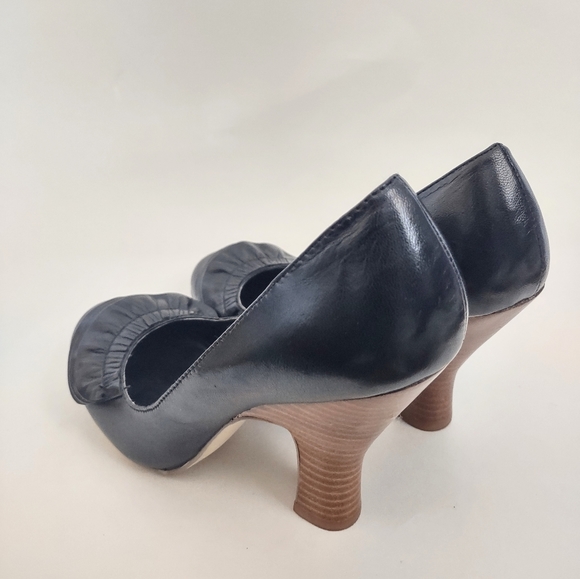 Steve Madden Women's Size 5.5 Heels P.Carrol Black Ruffle Toe Genuine Leather - Picture 8 of 10